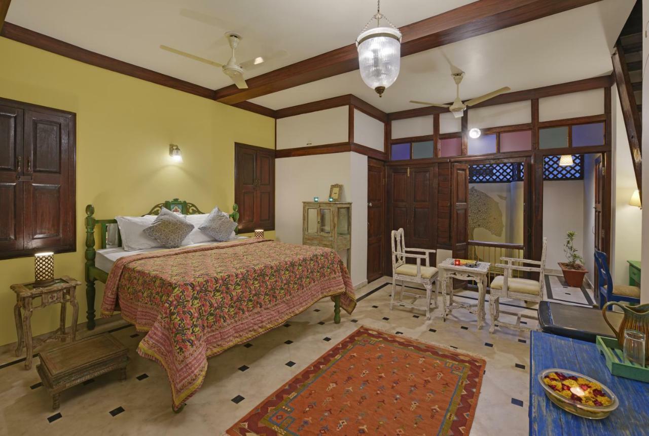 Отель Dodhia Haveli Ахмедабад Экстерьер фото